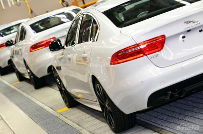Việc sản xuất chiếc xe Jaguar XE được chuyển tới cơ sở Birmingham Việc sản xuất chiếc xe Jaguar XE được chuyển tới cơ sở Birmingham