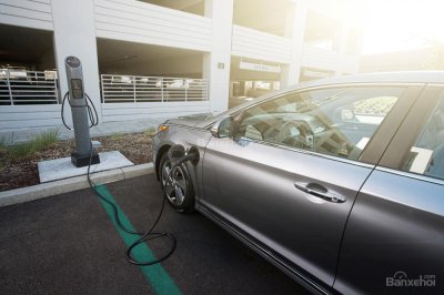 Hyundai Sonata Plug-in Hybrid 2017 có giá khởi điểm 35.435 USD 11 Hyundai Sonata Plug-in Hybrid 2017 có giá khởi điểm 35.435 USD 11