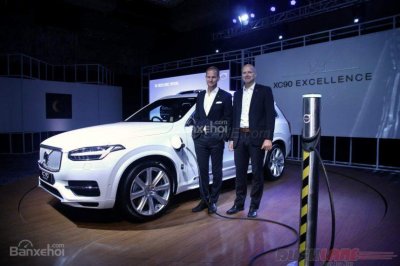 Volvo XC90 T8 Excellence Hybrid lên kệ với giá 12.500.000 rupee tại Ấn Độ Volvo XC90 T8 Excellence Hybrid lên kệ với giá 12.500.000 rupee tại Ấn Độ.