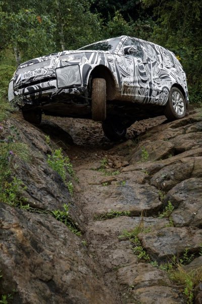 Cận cảnh Land Rover Discovery 2017 trước ngày ra mắt triển lãm Paris 8 Cận cảnh Land Rover Discovery 2017 trước ngày ra mắt triển lãm Paris a8