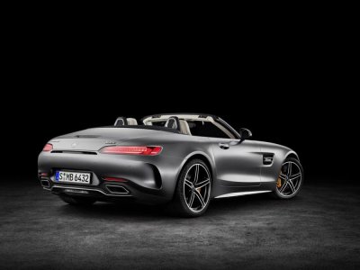Bộ đôi Mercedes-AMG GT và GT C Roadster chính thức ra mắt 10 Bộ đôi Mercedes-AMG GT và GT C Roadster chính thức ra mắt a10