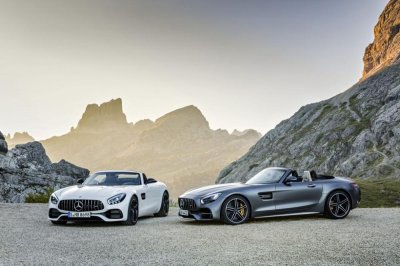 Bộ đôi Mercedes-AMG GT và GT C Roadster chính thức ra mắt Bộ đôi Mercedes-AMG GT và GT C Roadster chính thức ra mắt.