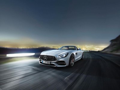 Bộ đôi Mercedes-AMG GT và GT C Roadster chính thức ra mắt 14 Bộ đôi Mercedes-AMG GT và GT C Roadster chính thức ra mắt a14