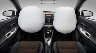Tại Việt Nam, Toyota Yaris 2016 được trang bị 2 túi khí phía trước Tại Việt Nam, Toyota Yaris 2016 được trang bị 2 túi khí phía trước.