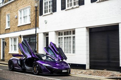 Ngắm McLaren P1 độ tím, "chất" lóa mắt trên phố Anh Ngắm McLaren P1 độ tím, "chất" lóa mắt trên phố Anh.