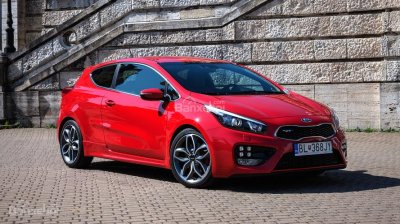Phần mũi xe của Kia Pro_Cee''''''''d GT trông tuyệt đẹp kết hợp với bố trí 3 cửa Phần mũi xe của Kia Pro_Cee''''''''d GT trông tuyệt đẹp kết hợp với bố trí 3 cửa