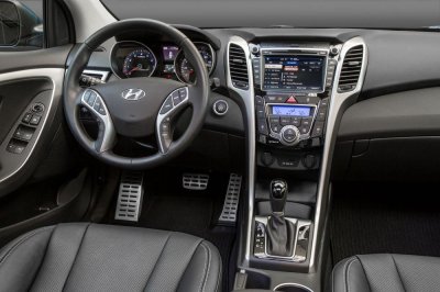 Hyundai Elantra GT 2017 ra mắt, giá từ 18.800 USD 9 Hyundai Elantra GT 2017 ra mắt, giá từ 18.800 USD a9