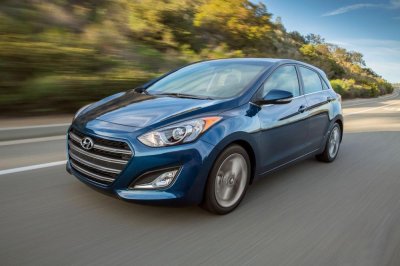 Hyundai Elantra GT 2017 ra mắt, giá từ 18.800 USD 7 Hyundai Elantra GT 2017 ra mắt, giá từ 18.800 USD a7