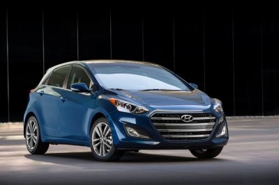 Hyundai Elantra GT 2017 ra mắt, giá từ 18.800 USD 1 Hyundai Elantra GT 2017 ra mắt, giá từ 18.800 USD a1
