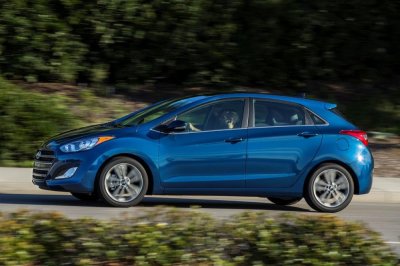 Hyundai Elantra GT 2017 ra mắt, giá từ 18.800 USD 4 Hyundai Elantra GT 2017 ra mắt, giá từ 18.800 USD a4