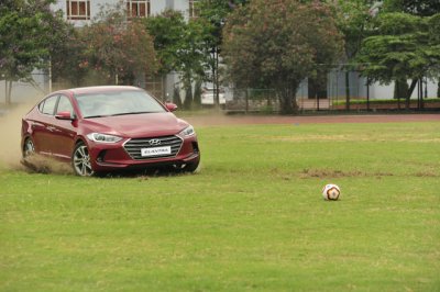 Hyundai Elantra 2016 có mức tiêu thụ nhiên liệu lý tưởng Hyundai Elantra 2016 có mức tiêu thụ nhiên liệu lý tưởng.
