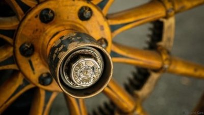 Bất ngờ với chiếc Porsche chạy điện đầu tiên trên thế giới Bất ngờ với chiếc Porsche chạy điện đầu tiên trên thế giới 4