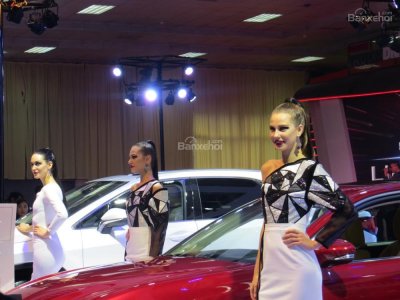 Người đẹp và xe Lexus tại sự kiện triển lãm ô tô Việt Nam 2016 - Vietnam Motor Show 2016.