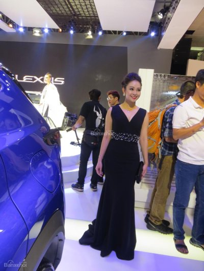 Người đẹp và xe Lexus tại triển lãm ô tô Việt Nam - Vietnam Motor Show 2016 ab.