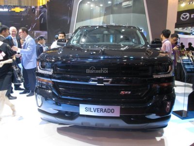 Siêu bán tải Chevrolet Silverado Midnight chính thức lộ diện trên sân khấu VMS 2016.