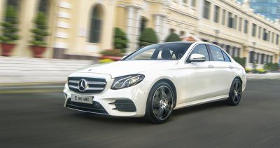 Mercedes-Benz E-Class 2018 Mercedes-Benz E-Class 2018 lăn bánh trên đường