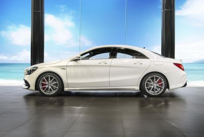 Mercedes-AMG CLA 45 4MATIC - Chiếc xe thương mại sở hữu động cơ 4 xi-lanh mạnh nhất thế giới.