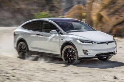 Tesla Model X 2018.