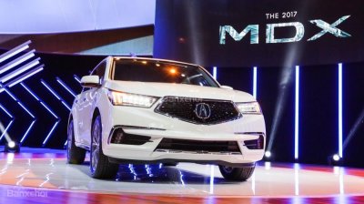 Acura MDX Sport Hybrid 2017 công bố giá khởi điểm 51.960 USD.