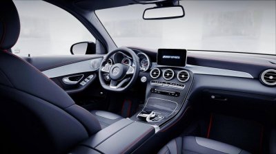 Khoang nội thất của ​Mercedes-AMG GLC 43 4MATIC dành cho thị trường Việt.