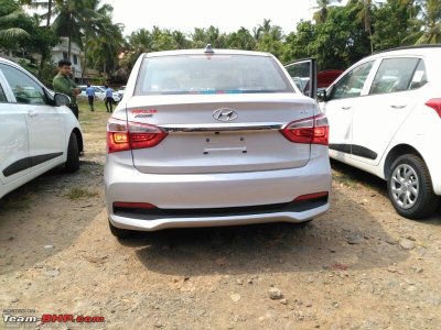 Đuôi xe Hyundai i10 sedan 2017