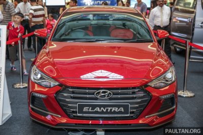 đầu Hyundai Elantra Sport 2017.