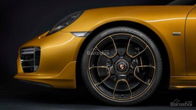 Porsche 911 Turbo S Exclusive Series chào bán với giá gần 6 tỷ đồng a6