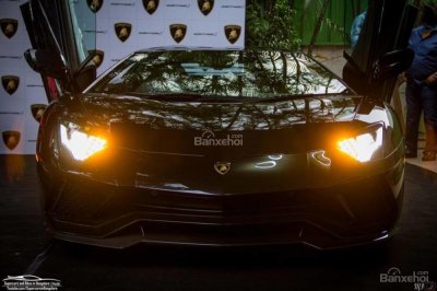 Lamborghini Aventador S "nhập tịch" Ấn Độ với giá 17,5 tỷ đồng.