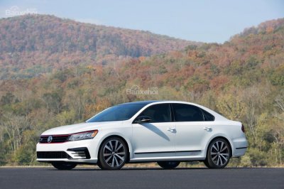 Volkswagen Passat GT phiên bản sản xuất sẽ lộ diện vào năm 2018 a2