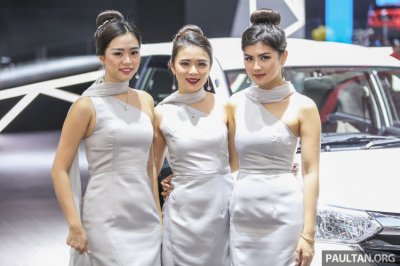 Bóng hồng "tỏa nắng" tại triển lãm ô tô Indonesia GIIAS 2017 a2