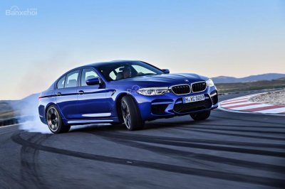 BMW M5 2018 chính thức trình làng trước thềm triển lãm Frankfurt.