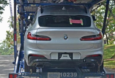 Đuôi xe BMW X4 2018 màu bạc 