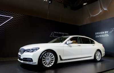 BMW 7-Series BMW 7-Series...