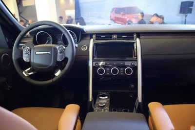 Land Rover Discovery 2017 chính thức ra mắt tại Việt Nam a4