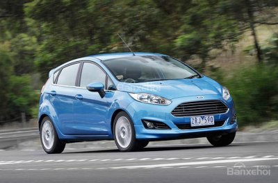 Ford Fiesta Sport được trang bị động cơ xăng tăng áp EcoBoost 1.0 lít 3 xi-lanh 