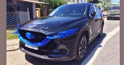 Mazda CX-5 2018 màu đen chụp từ phía trước