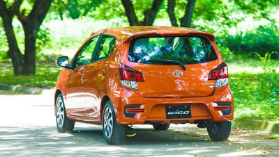 Các đại lý đã nhận đặt hàng Toyota Wigo 2018 với giá "siêu rẻ" Ảnh chụp từ phía sau Toyota Wigo 2018