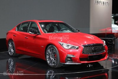 ô tô Infiniti Q50 2018 màu đỏ