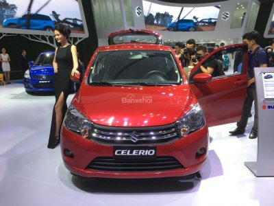 Ảnh chụp Suzuki Celerio màu đỏ từ phía trước