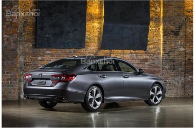 Khoang chứa hành lý của Honda Accord 2018 đã được cải thiện ô tô Honda Accord màu xám góc phần tư thứ 3