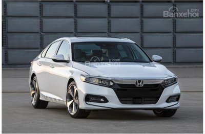 Honda Accord 2018 sở hữu thùng đựng nhiên liệu nhỏ hơn phiên bản 2017 mặt trướ Honda Accord 2018 màu trắng