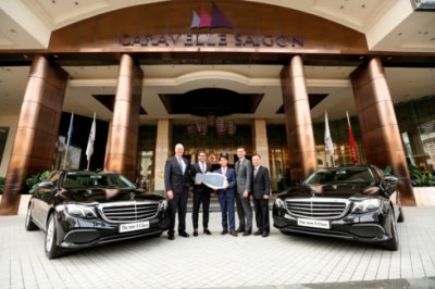 Mercedes-Benz E 200 thế hệ mới tại Việt Nam có gì khác biệt? Ảnh chụp phía trước Mercedes-Benz E 200
