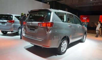 Giá xe Toyota Innova cập nhật mới nhất trên thị trường - Ảnh 4 Giá xe Toyota Innova cập nhật mới nhất trên thị trường - Ảnh 4.