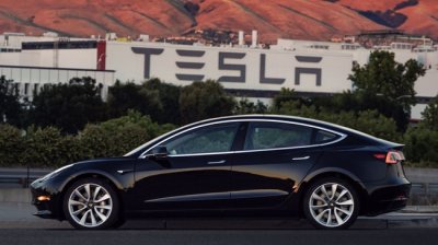 Tesla Model 3: Đỉnh cao vinh quang hay nỗi ê chề cần quên lãng? 2