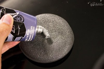 Sáp đánh bóng ô tô Làm thế nào để ngăn chặn các vết xước trên ô tô màu đen? 6