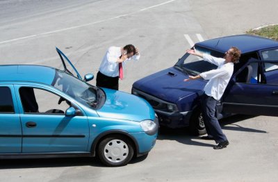 Ô tô cần mua những loại bảo hiểm gì? 6 Ô tô cần mua những loại bảo hiểm gì? a6