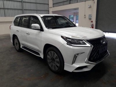 Lexus LX570 Super Sport sẽ về Việt Nam vào đầu năm 2018, giá 10 tỷ.