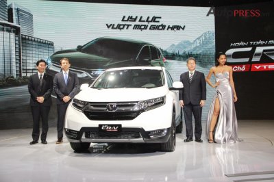 Honda CR-V 2018 đội giá đến 1,25 tỷ đồng tại Việt Nam a2