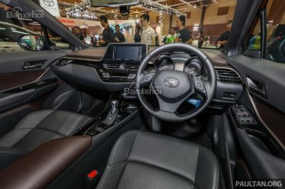 Khoang nội thất Toyota C-HR 2018.