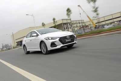 Hyundai Elantra Sport 2018 ra mắt tại Việt Nam với giá 729 triệu đồng a16